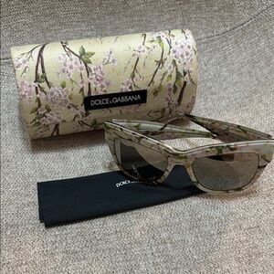 DOLCE & GABBANA Cherry Blossom Pattern Sunglasses with original Case and Cloth